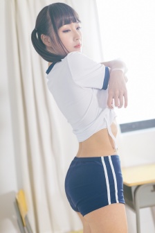 年轻的女教师2免费